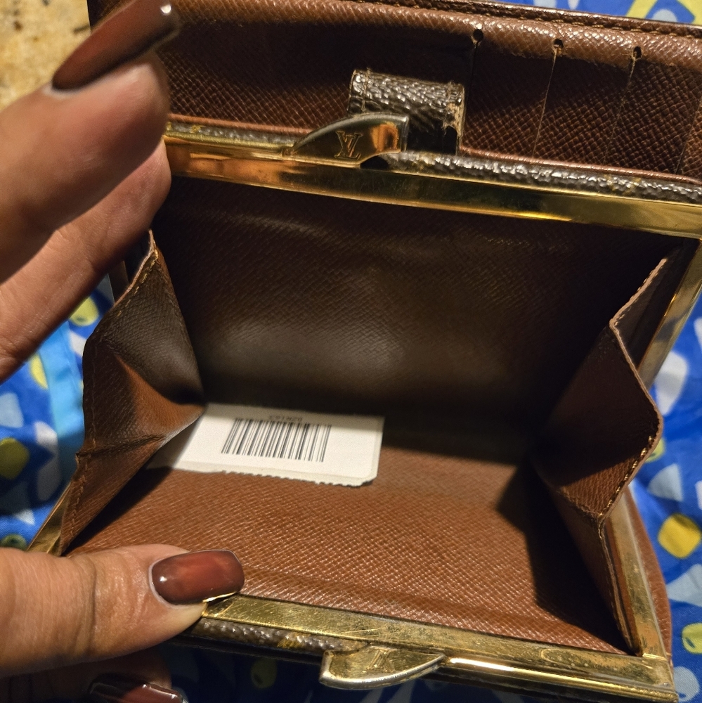 Louis Vuitton Monogram Wallet-WELL LOVED! - Picture 9 of 9